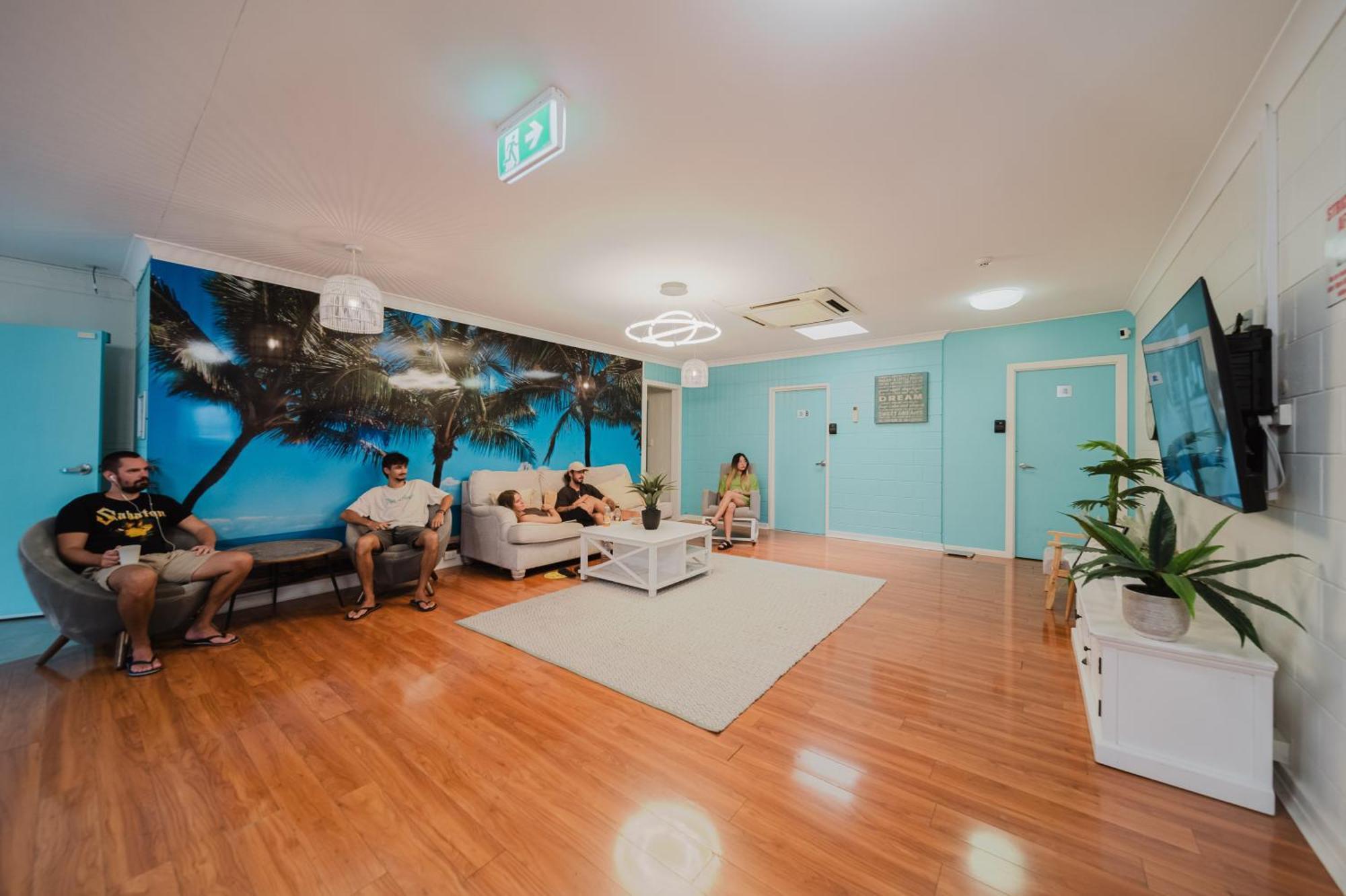 Seaside Lodge Hostel Townsville- Right Next To Coles, 2 Mins Walk To Strand & Cbd Exterior foto