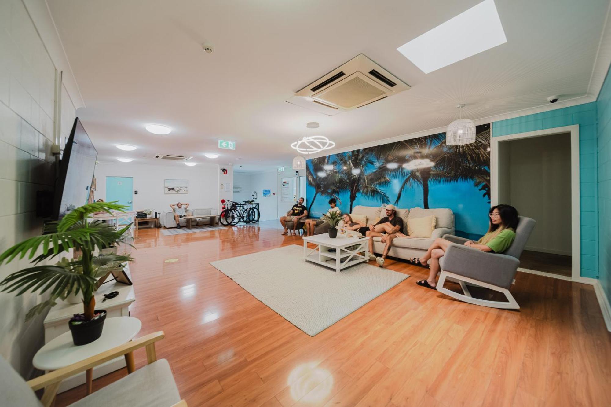 Seaside Lodge Hostel Townsville- Right Next To Coles, 2 Mins Walk To Strand & Cbd Exterior foto