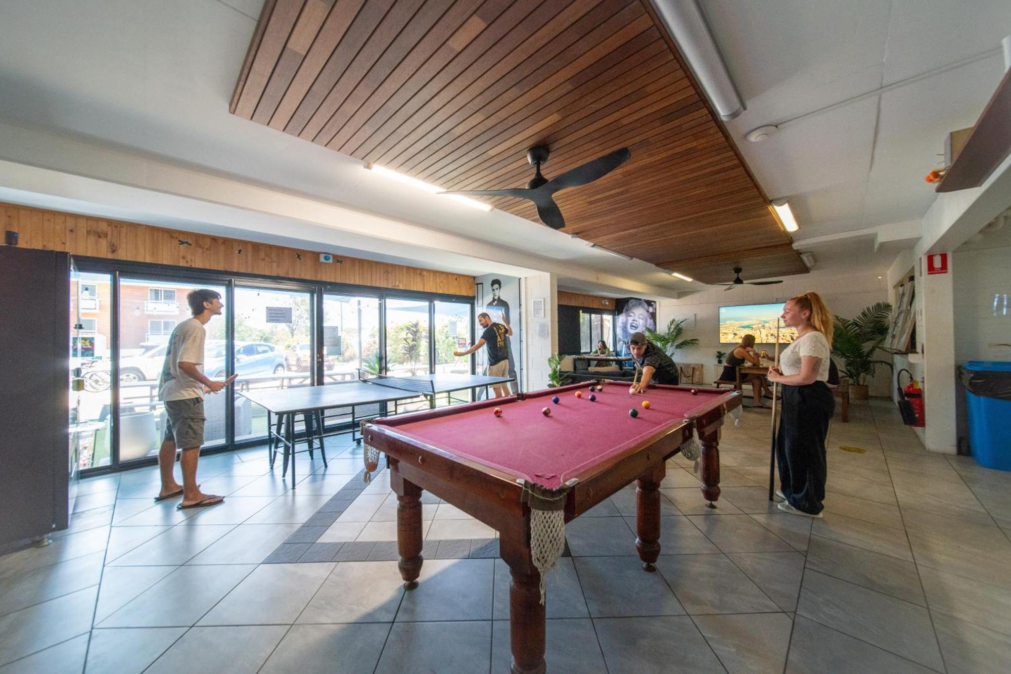 Seaside Lodge Hostel Townsville- Right Next To Coles, 2 Mins Walk To Strand & Cbd Exterior foto