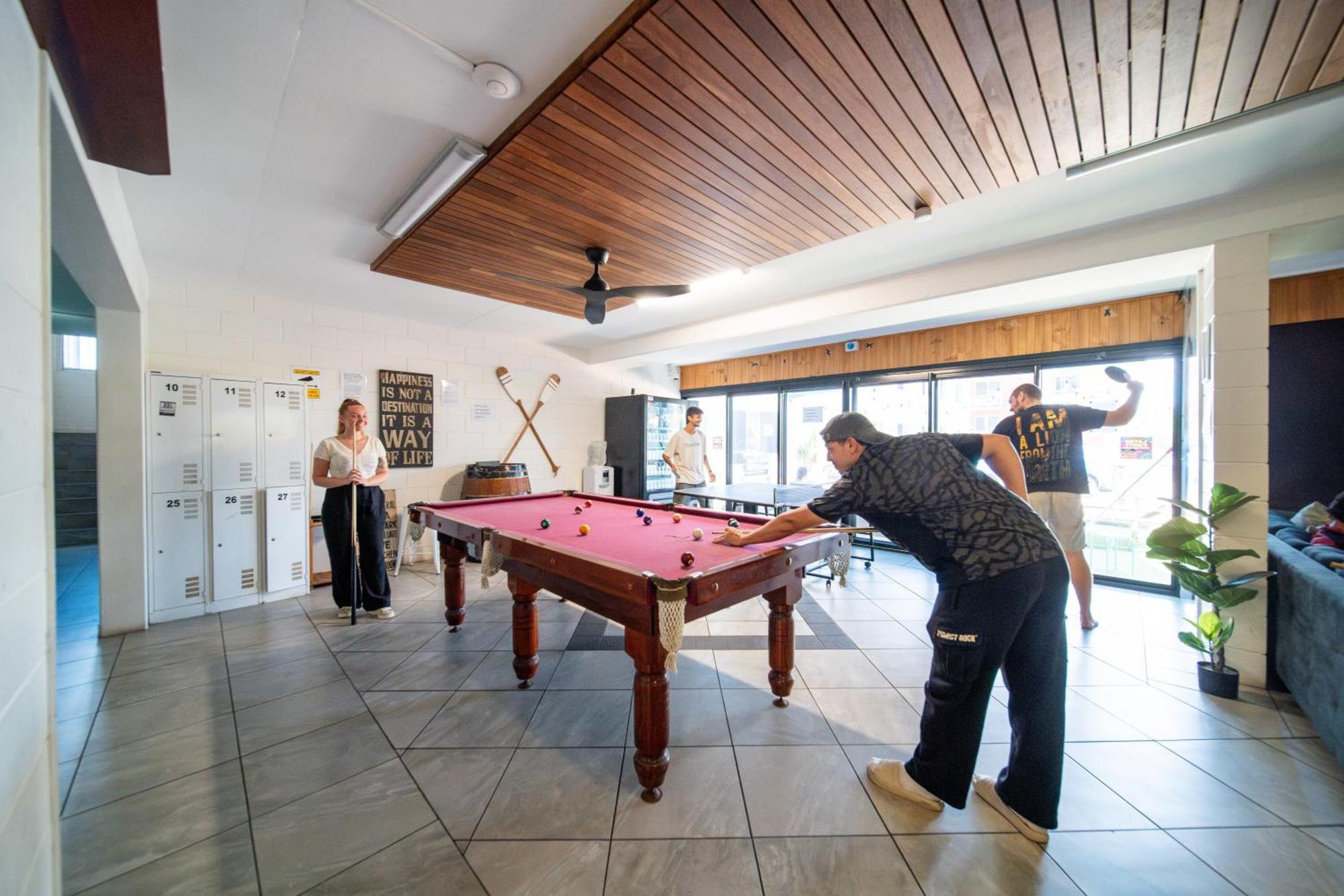 Seaside Lodge Hostel Townsville- Right Next To Coles, 2 Mins Walk To Strand & Cbd Exterior foto